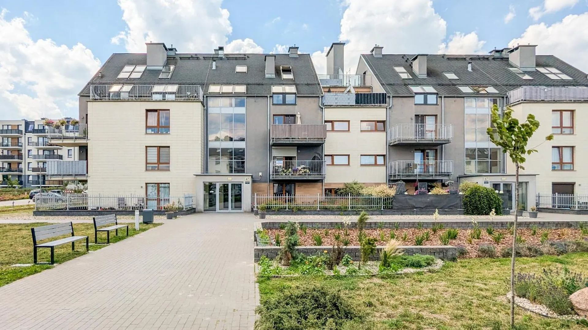 Exceptional Apartment With Charming Garden And Parking By Noclegi Renters Danzig