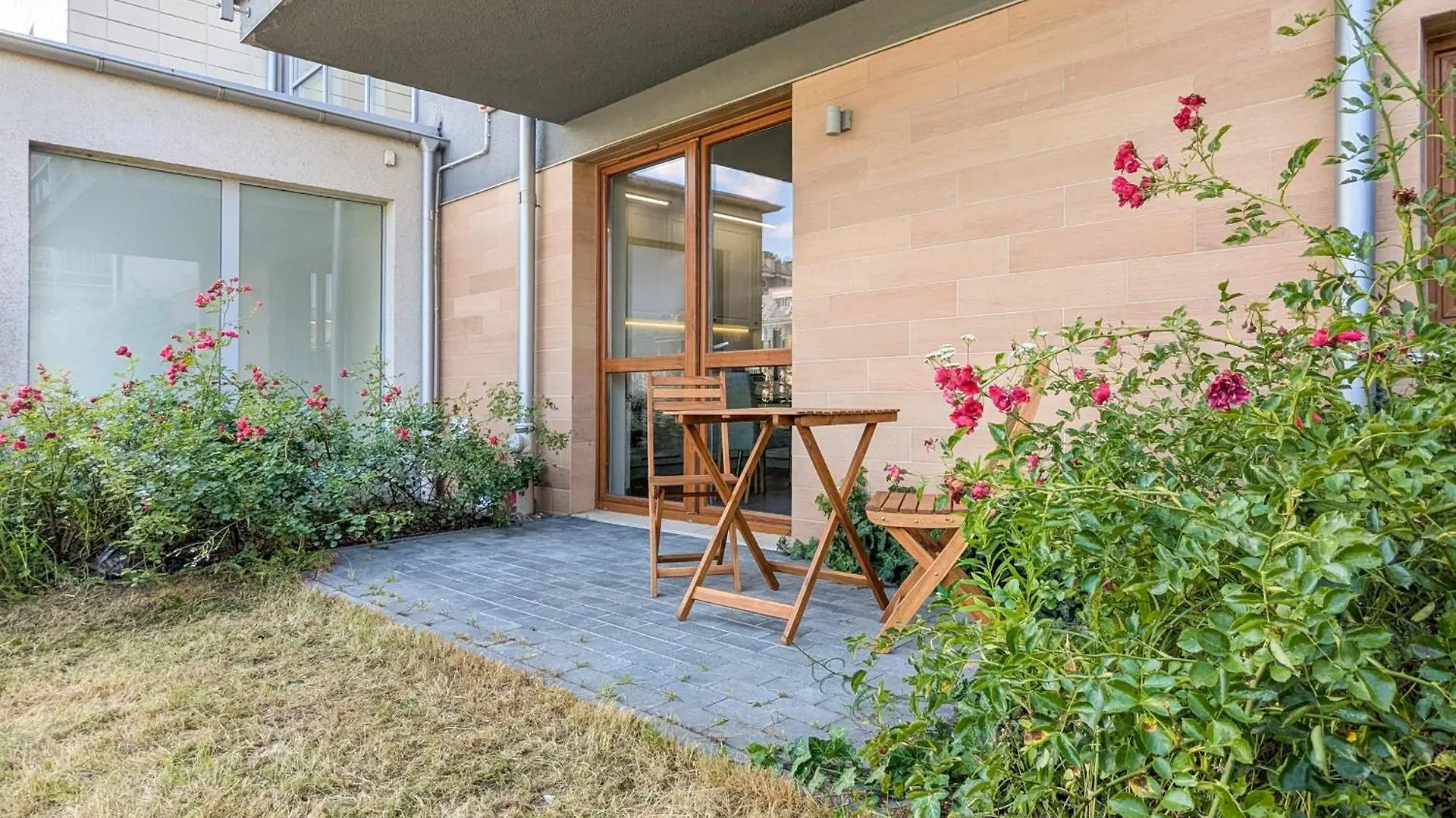 Exceptional Apartment With Charming Garden And Parking By Noclegi Renters Danzig Polen